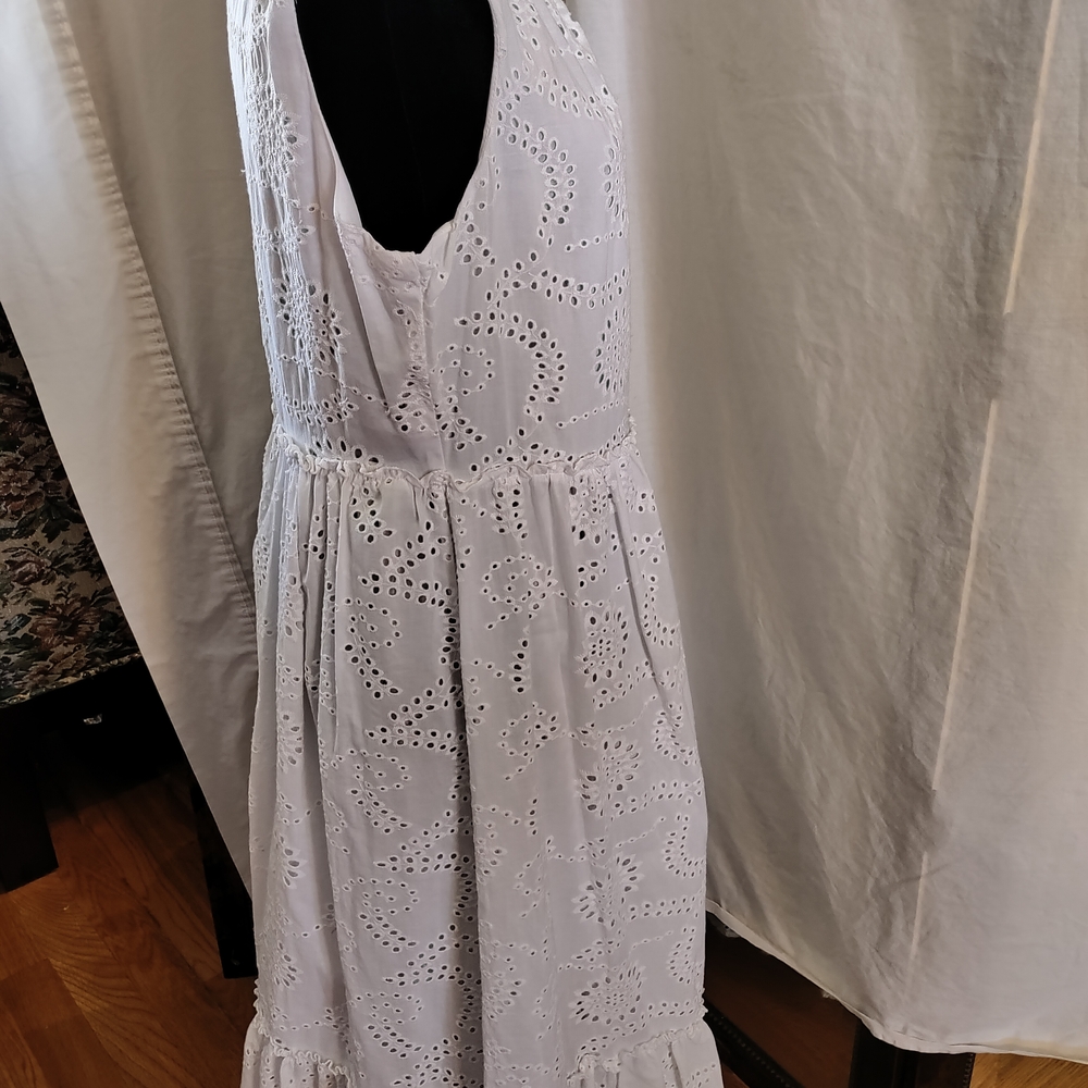 White Eyelet Sleeveless Casual/Business Casual Dress NWT. - Picture 5 of 7